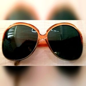 Oscar de la Renta sunglasses